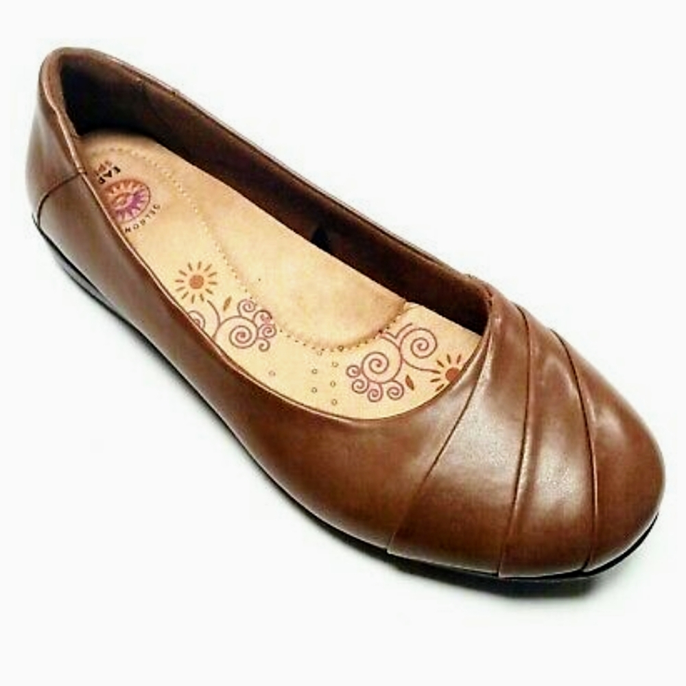 NWOT Earth Spirit Sintetico Tan Wrap Ballet Flats